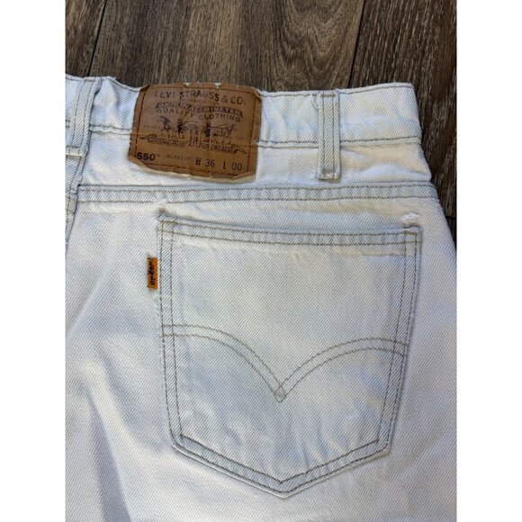VINTAGE LEVI'S 550 SHORTS RELAXED FIT SIZE 36 10" ORANGE TAB BERMUDA LIGHT WASH - Picture 6 of 10